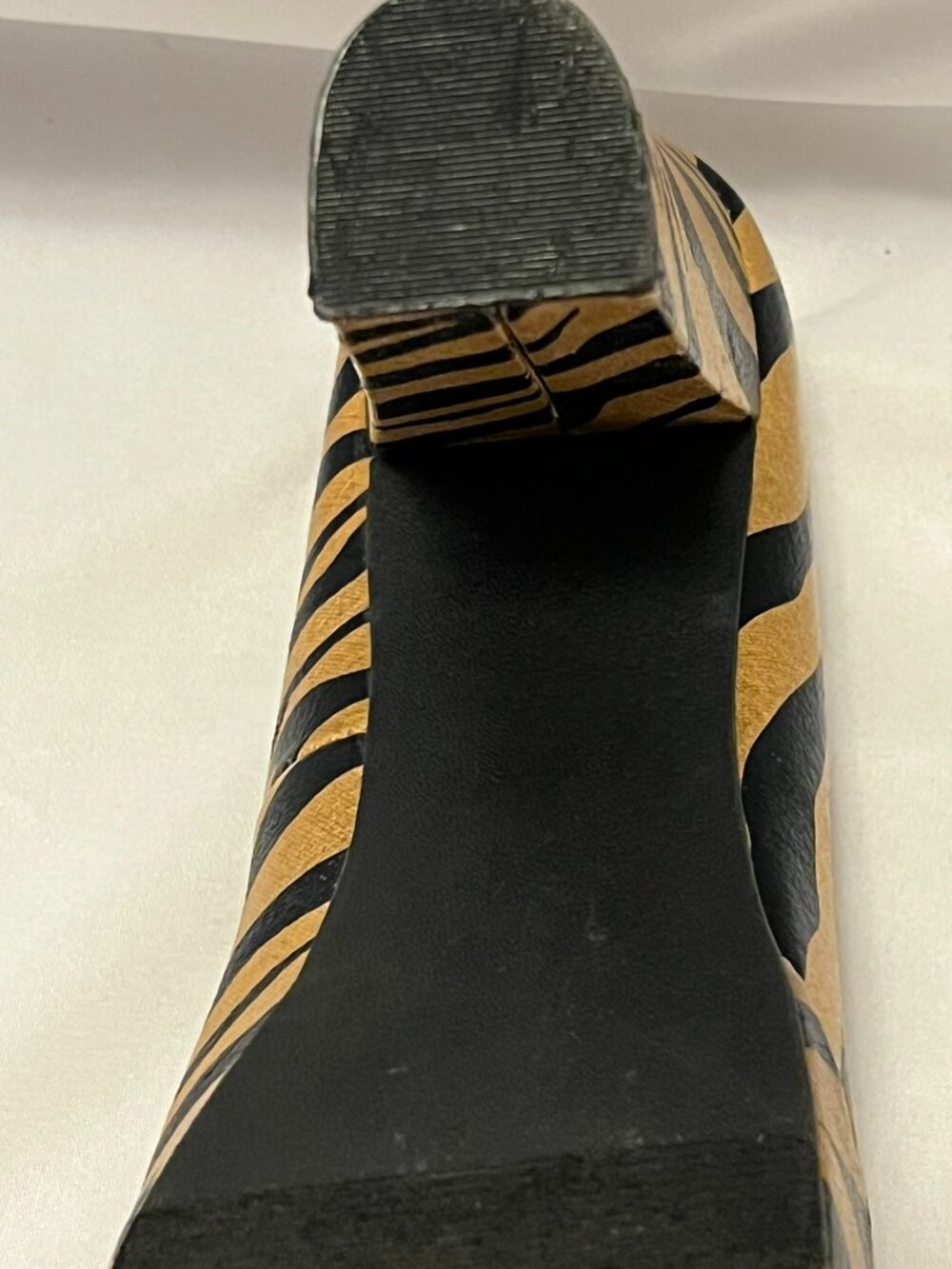 Forever 21 Tiger Print Platform Heels – Size 8 – NWOT - Picture 10 of 16